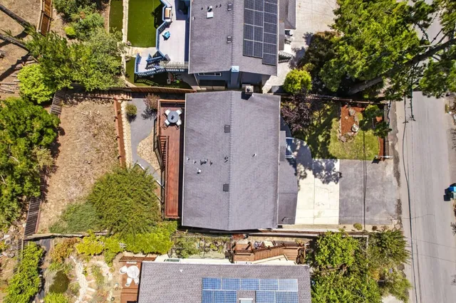 $1,399,000 | 422 Ave Portola, El Granada, CA 94019