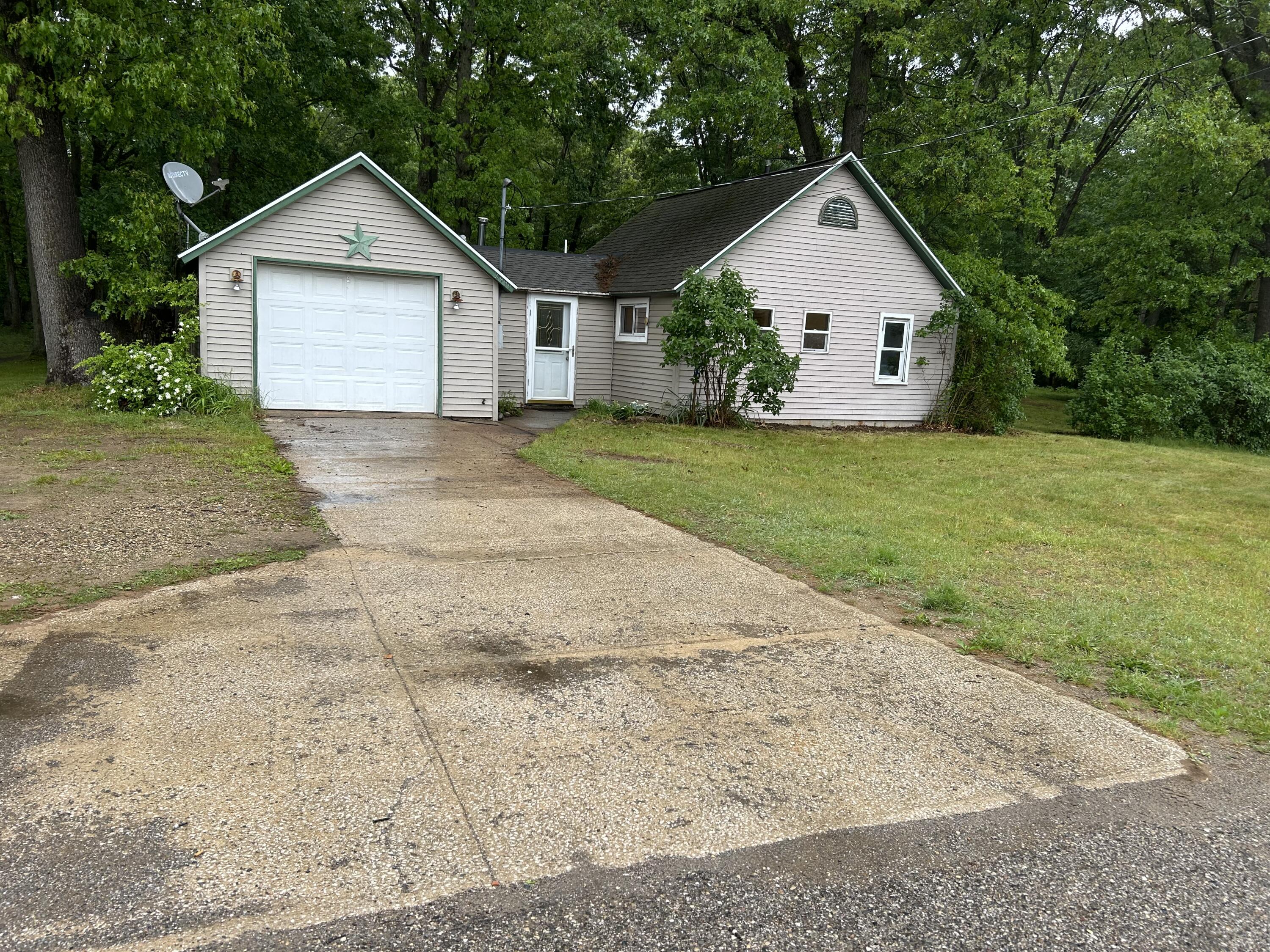 2999 Lincoln Road Hamilton, MI 49419 - Photo 2 of 33 IMG_6162