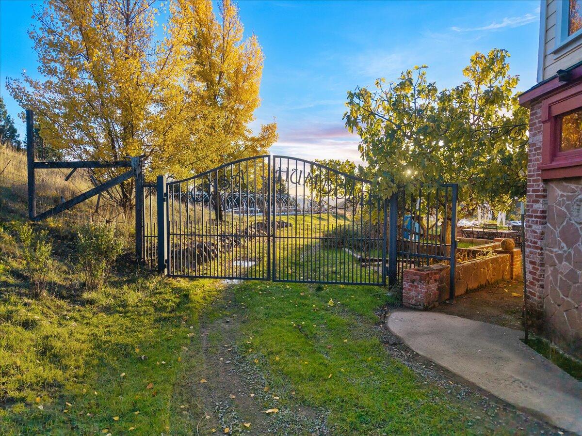 2900 Flat Rock Road Garberville, CA 95542 - Photo 58 of 61 60-DJI_20251108164501_0987_D_1