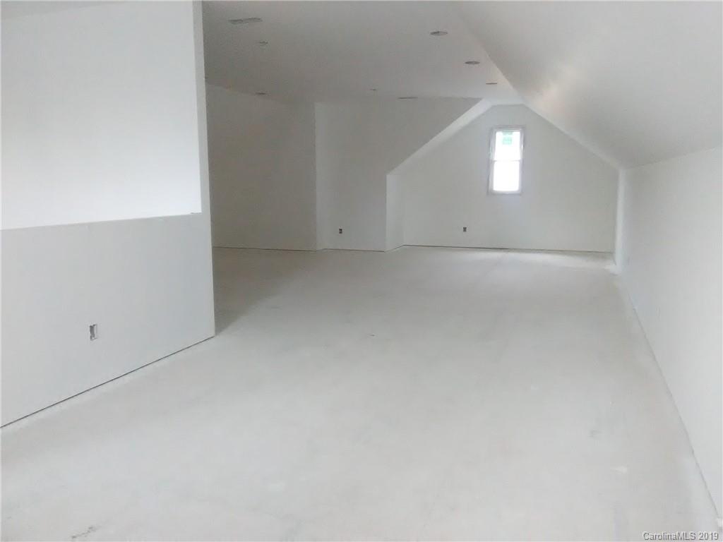 17518 Stuttgart Road, Unit 117 Davidson, NC 28036 - Photo 15 of 22 Gallery Image 15