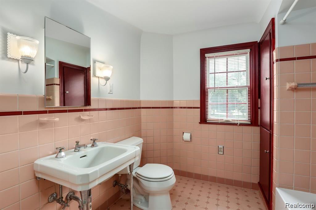 31241 Lahser Road Beverly Hills, MI 48025 - Photo 41 of 65