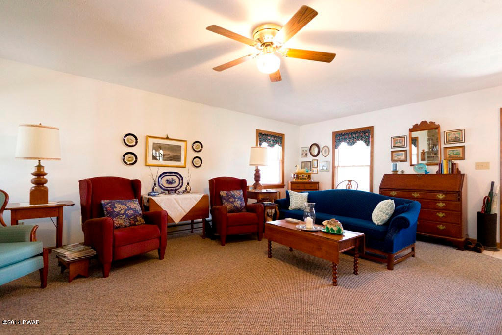 112 Sunset Way Milford, PA 18337 - Photo 7 of 44