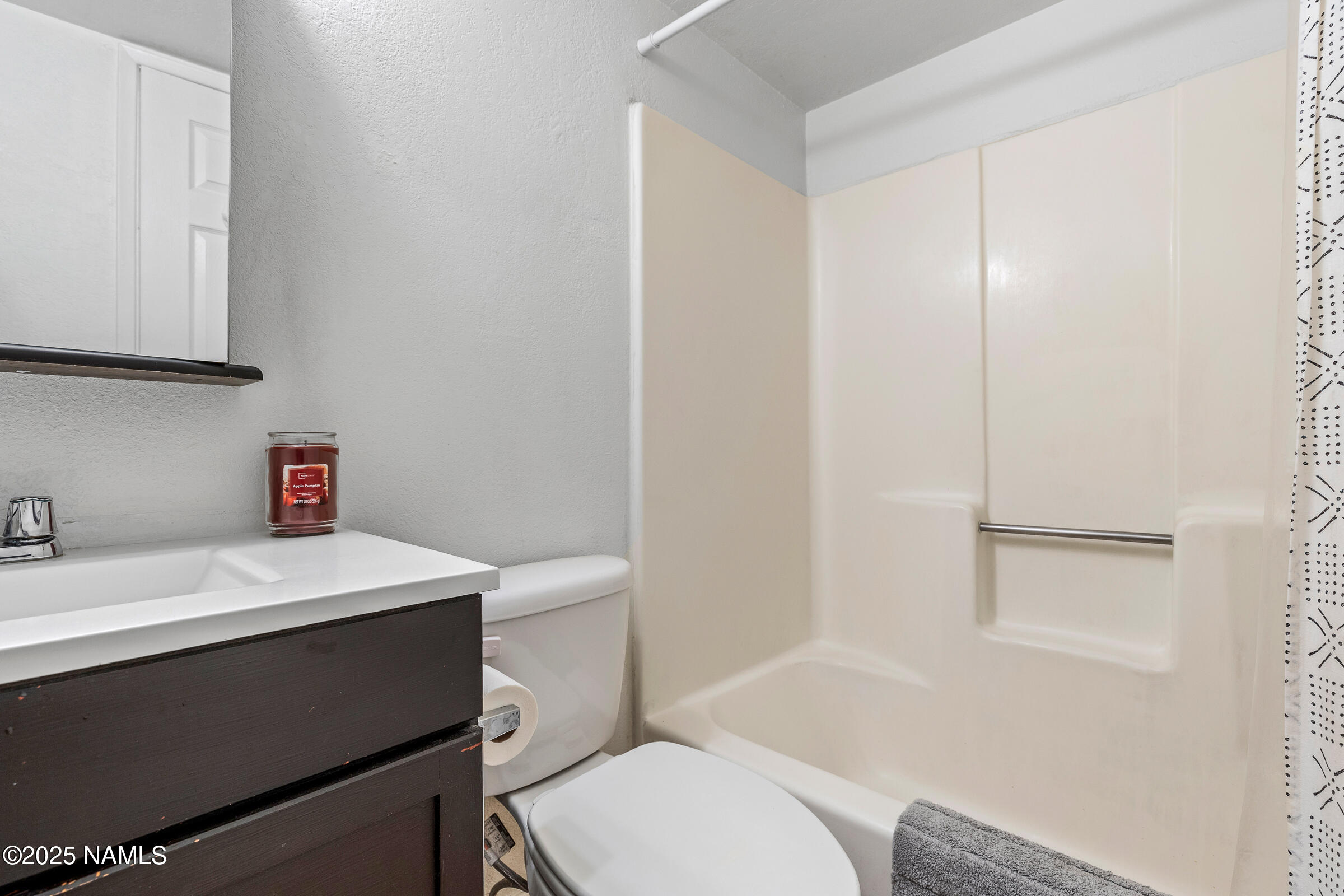 1200 South Riordan Ranch Street, Unit 11 Flagstaff, AZ 86001 - Photo 12 of 16 Bathroom