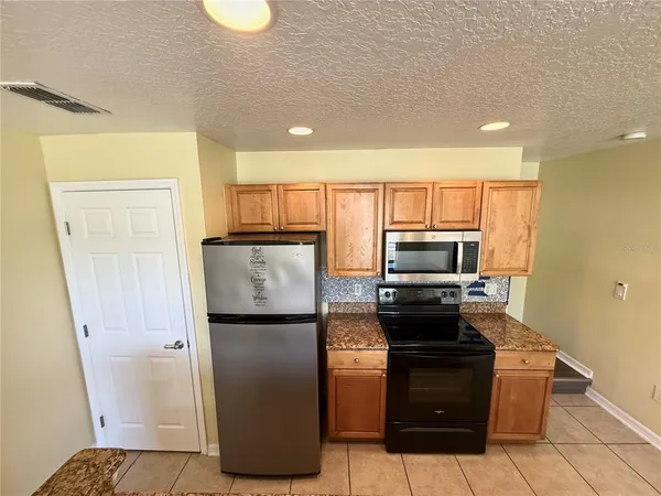 $2,050 | 121 Melissa Place, Davenport, FL 33837