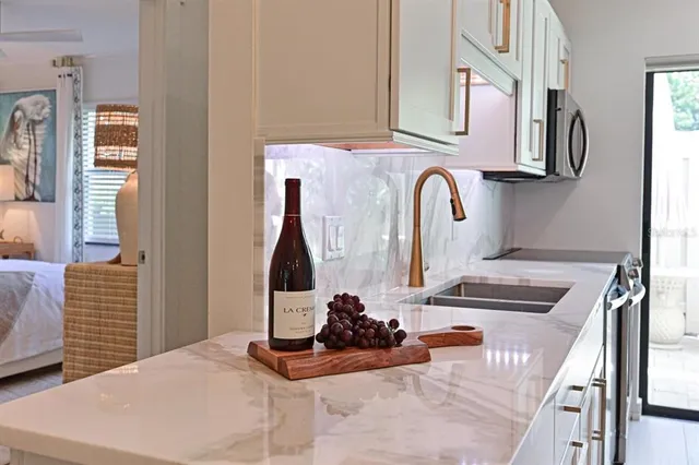 $2,000 | 2915 61st Street West, Bradenton, FL 34209