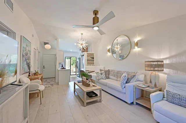 $2,000 | 2915 61st Street West, Bradenton, FL 34209