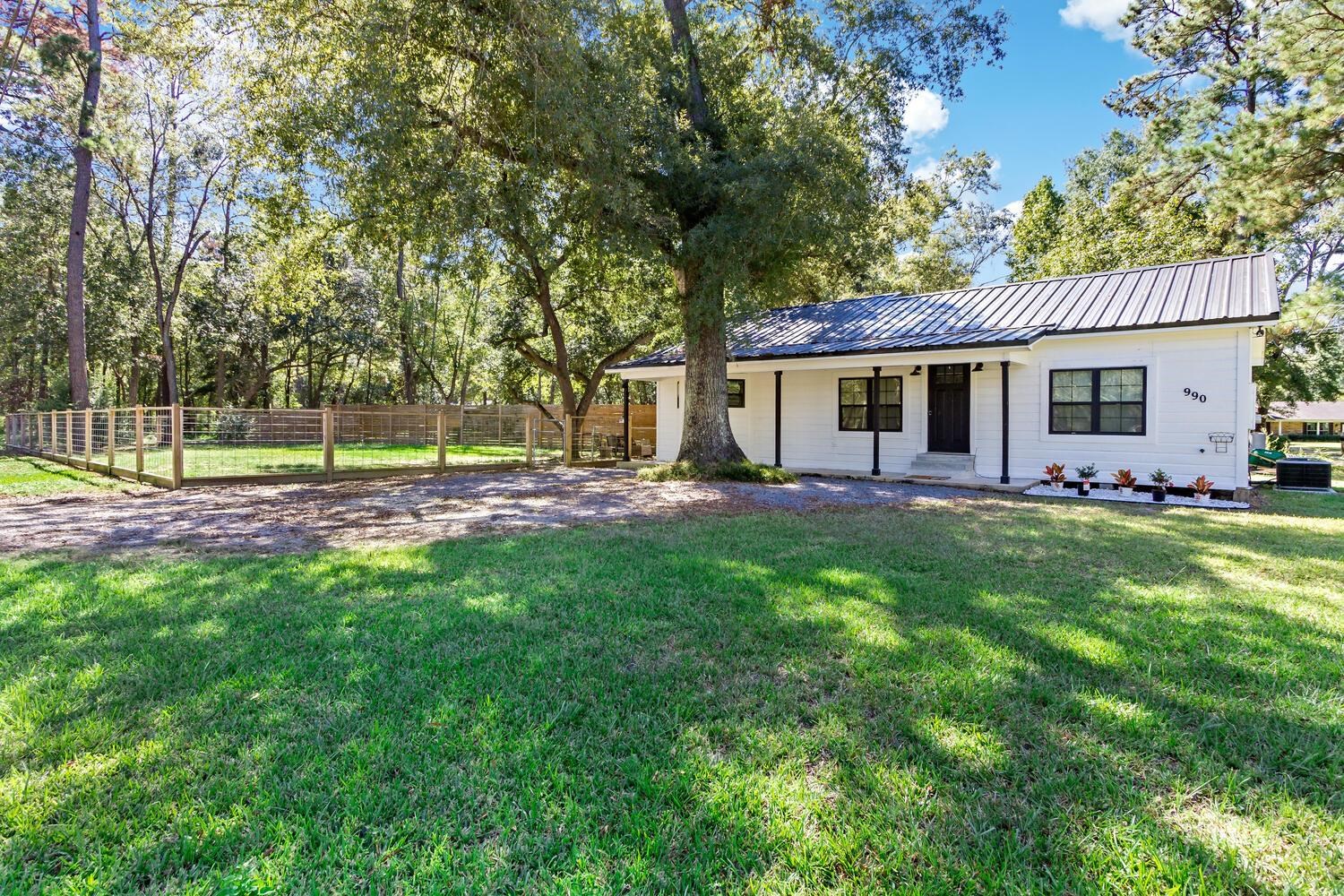 990 Springdale Street Vidor, TX 77662 - Photo 1 of 1
