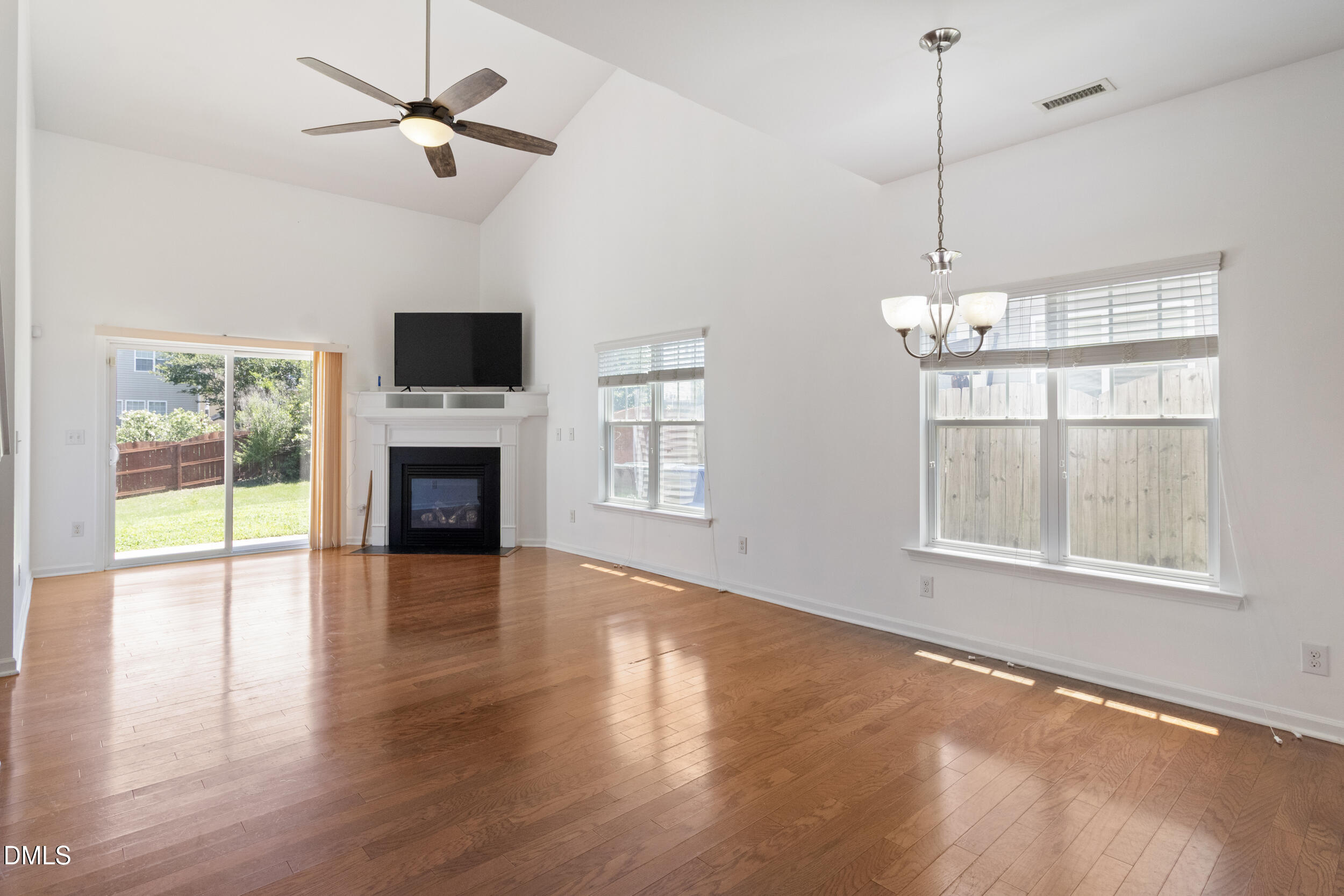 4436 Cardinal Grove Boulevard Raleigh, NC 27616 - Photo 11 of 26 IMG_6695