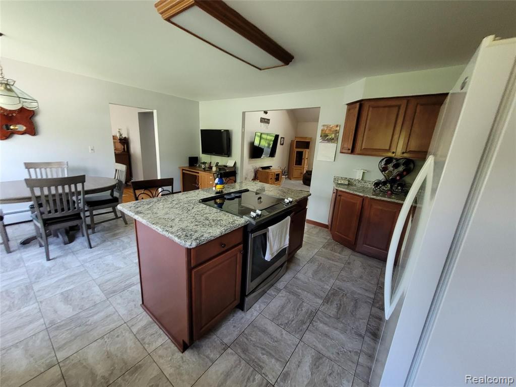 48722 Sugarbush Road Chesterfield, MI 48047 - Photo 14 of 41
