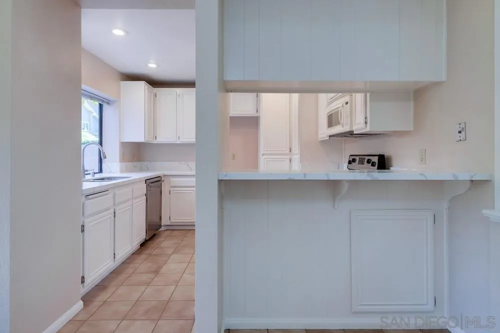 17537 Ashburton Road San Diego, CA 92128 - Photo 9 of 27