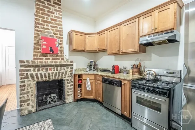 $2,200 | 108 West Duffy Lane, Savannah, GA 31401