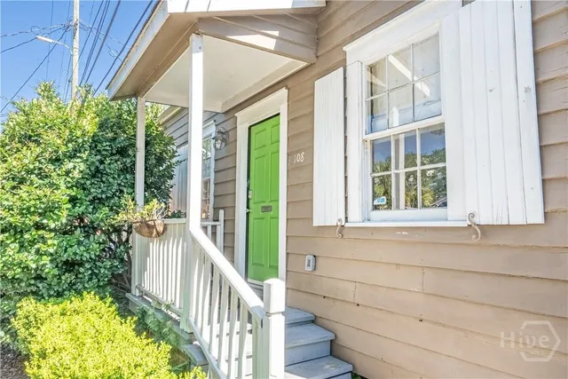 $2,200 | 108 West Duffy Lane, Savannah, GA 31401