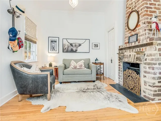 $2,200 | 108 West Duffy Lane, Savannah, GA 31401