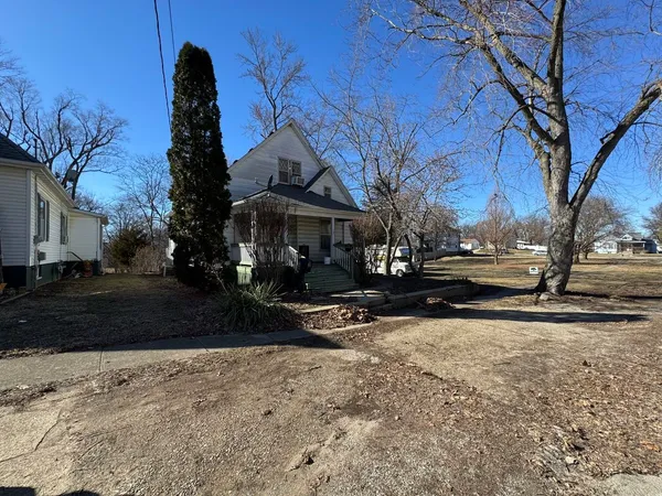 $79,900 | 113 South Isabella Street, Clinton, IL 61727