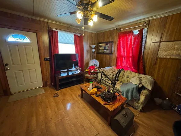 $79,900 | 113 South Isabella Street, Clinton, IL 61727