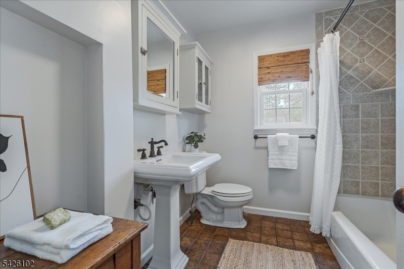 8 Lessing Road West Orange, NJ 07052 - Photo 14 of 40