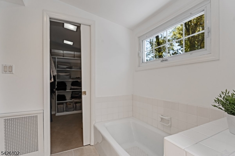 8 Lessing Road West Orange, NJ 07052 - Photo 24 of 40