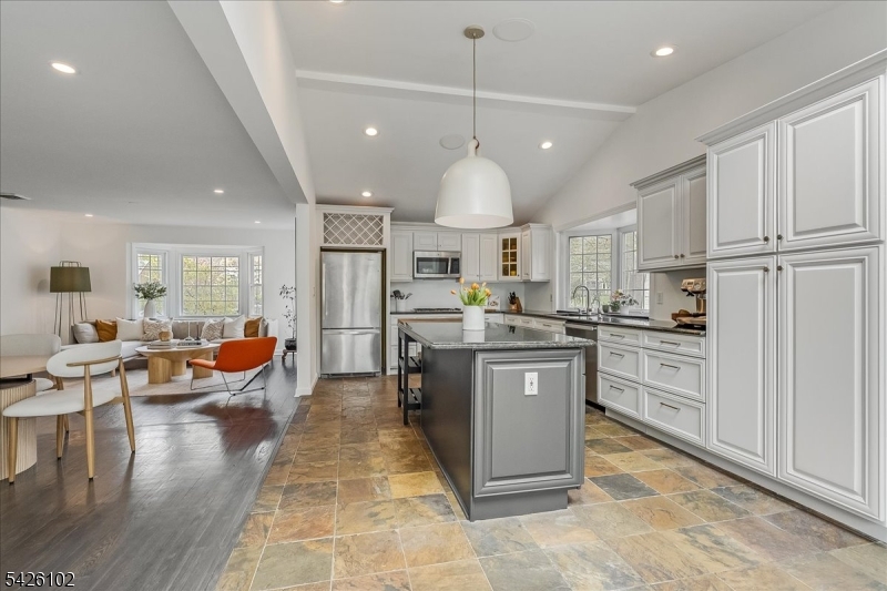 8 Lessing Road West Orange, NJ 07052 - Photo 6 of 40