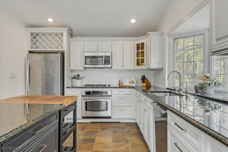 8 Lessing Road West Orange, NJ 07052 - Photo 8 of 40