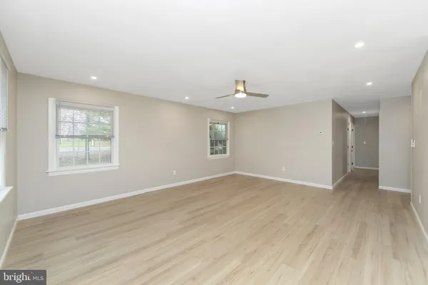 $2,800 | 2 South Sunset Road, Willingboro, NJ 08046