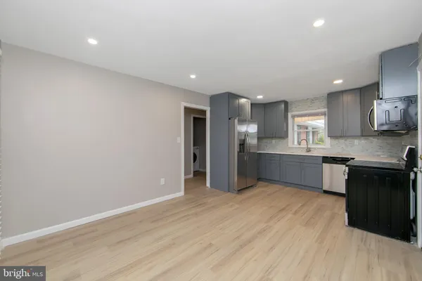 $2,800 | 2 South Sunset Road, Willingboro, NJ 08046