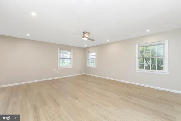 $2,800 | 2 South Sunset Road, Willingboro, NJ 08046