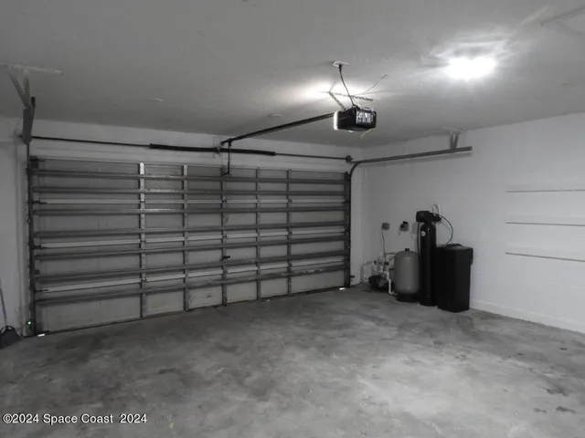 a view of a garage