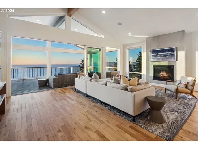 $3,495,000 | 54150 South Beach Road, Neskowin, OR 97149