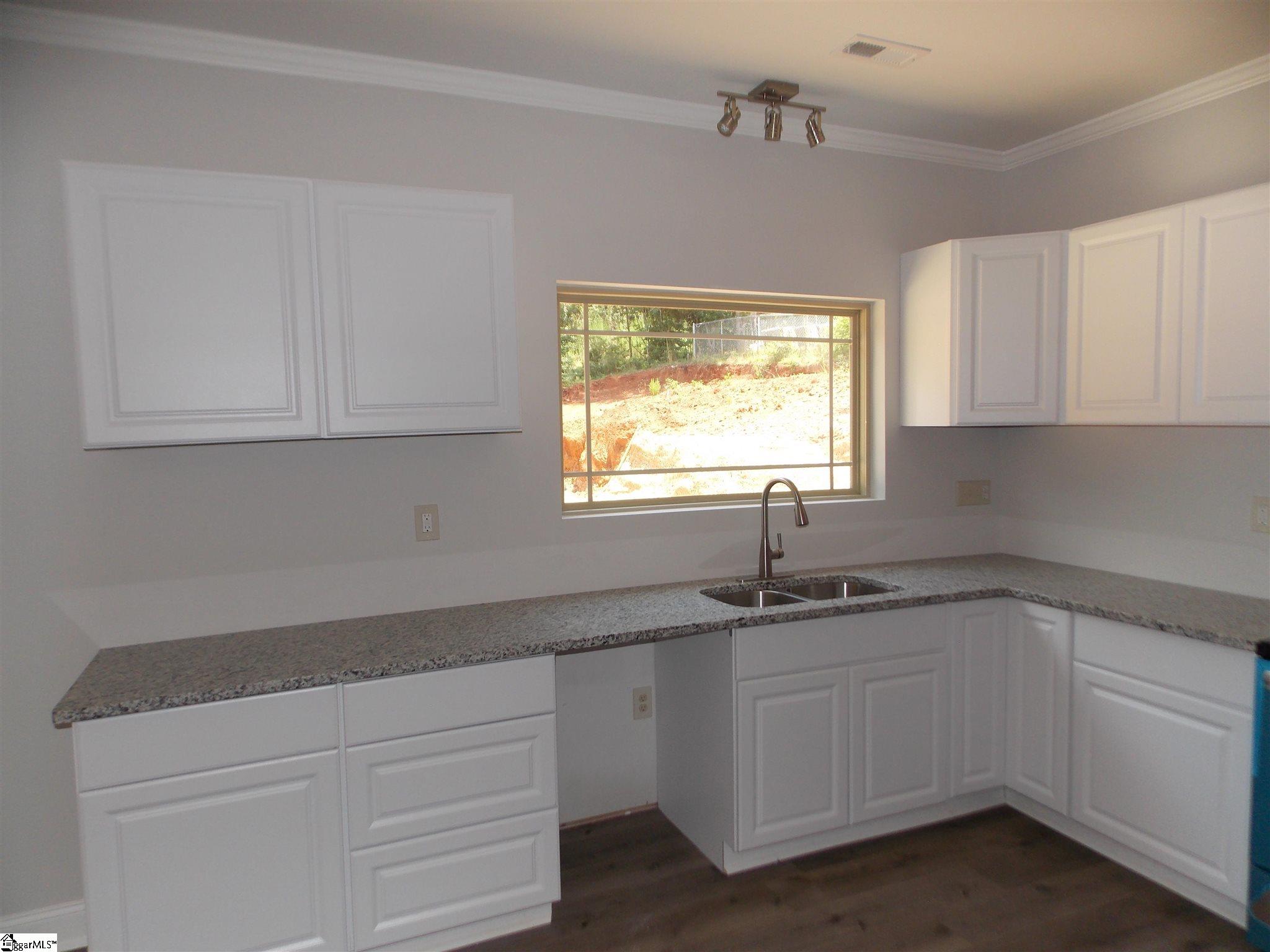 21 Sarah Court Simpsonville, SC 29680 - Photo 6 of 29