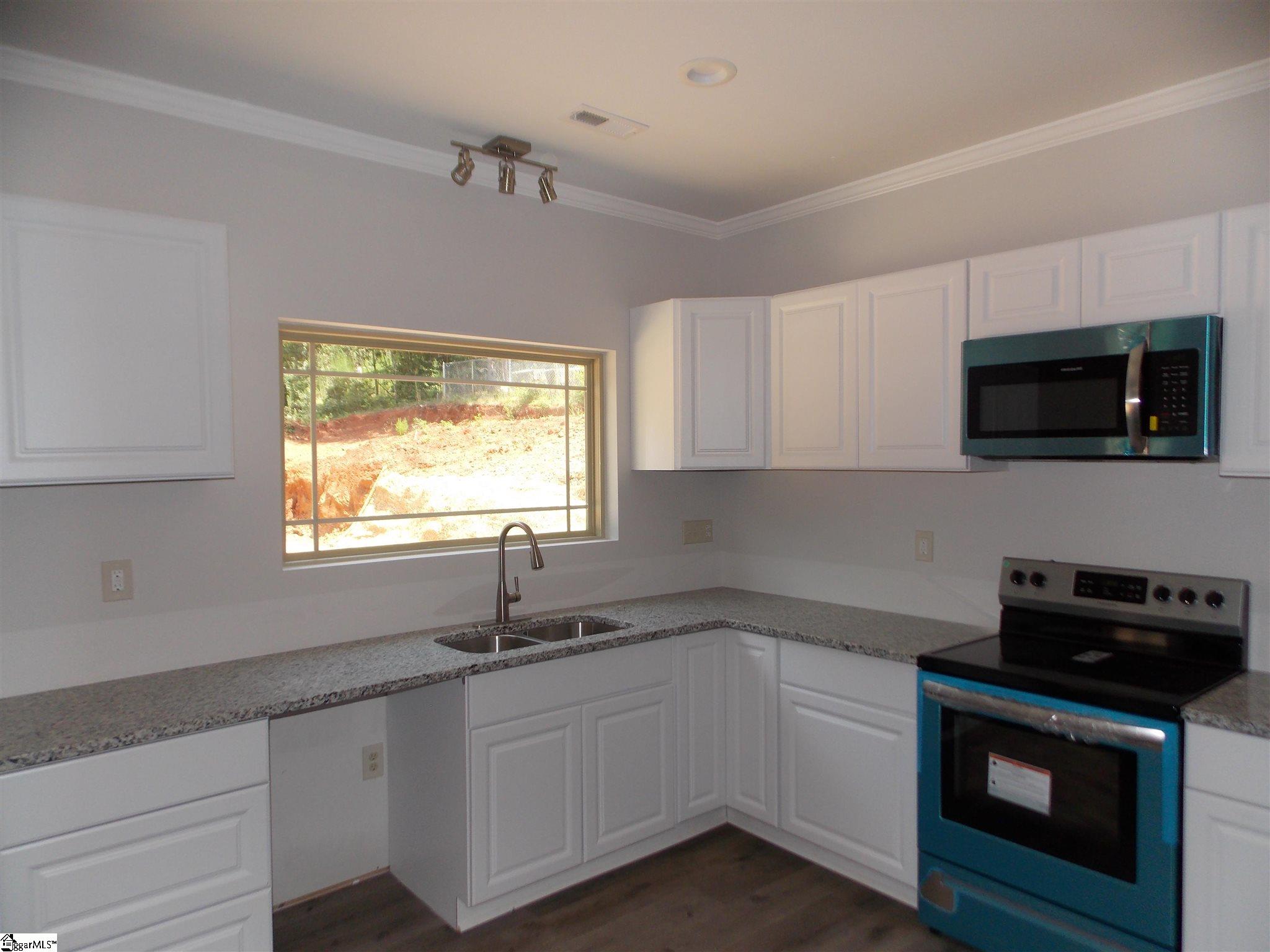21 Sarah Court Simpsonville, SC 29680 - Photo 7 of 29