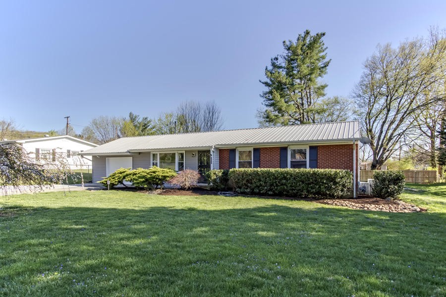 4204 Roaming Road Northwest Knoxville, TN 37912 - Photo 1 of 24 Gallery Image 1
