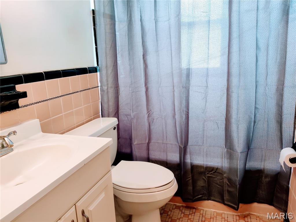 5332 Colton Drive Normandy, MO 63121 - Photo 6 of 15