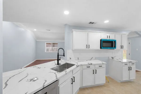 $2,400 | 3910 Crystal Pass Court, Katy, TX 77449