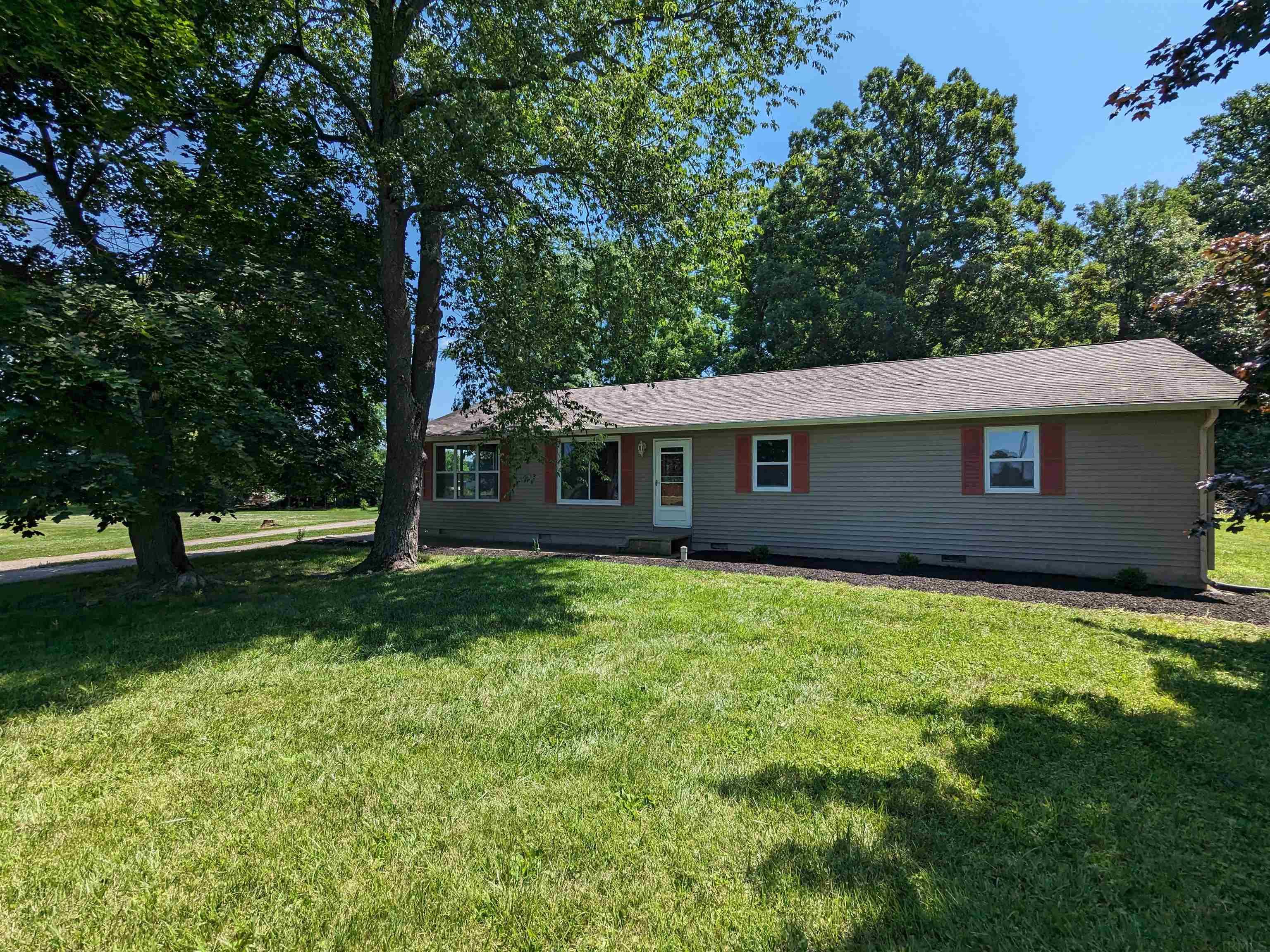 11802 Ray Road Churubusco, IN 46723 - Photo 1 of 27