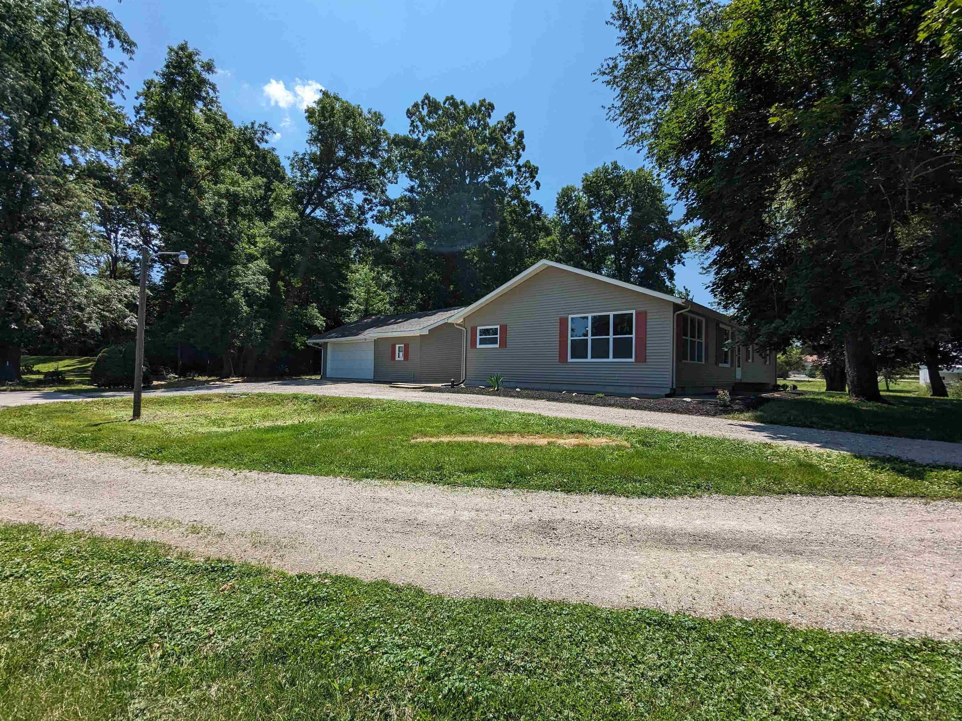 11802 Ray Road Churubusco, IN 46723 - Photo 3 of 27