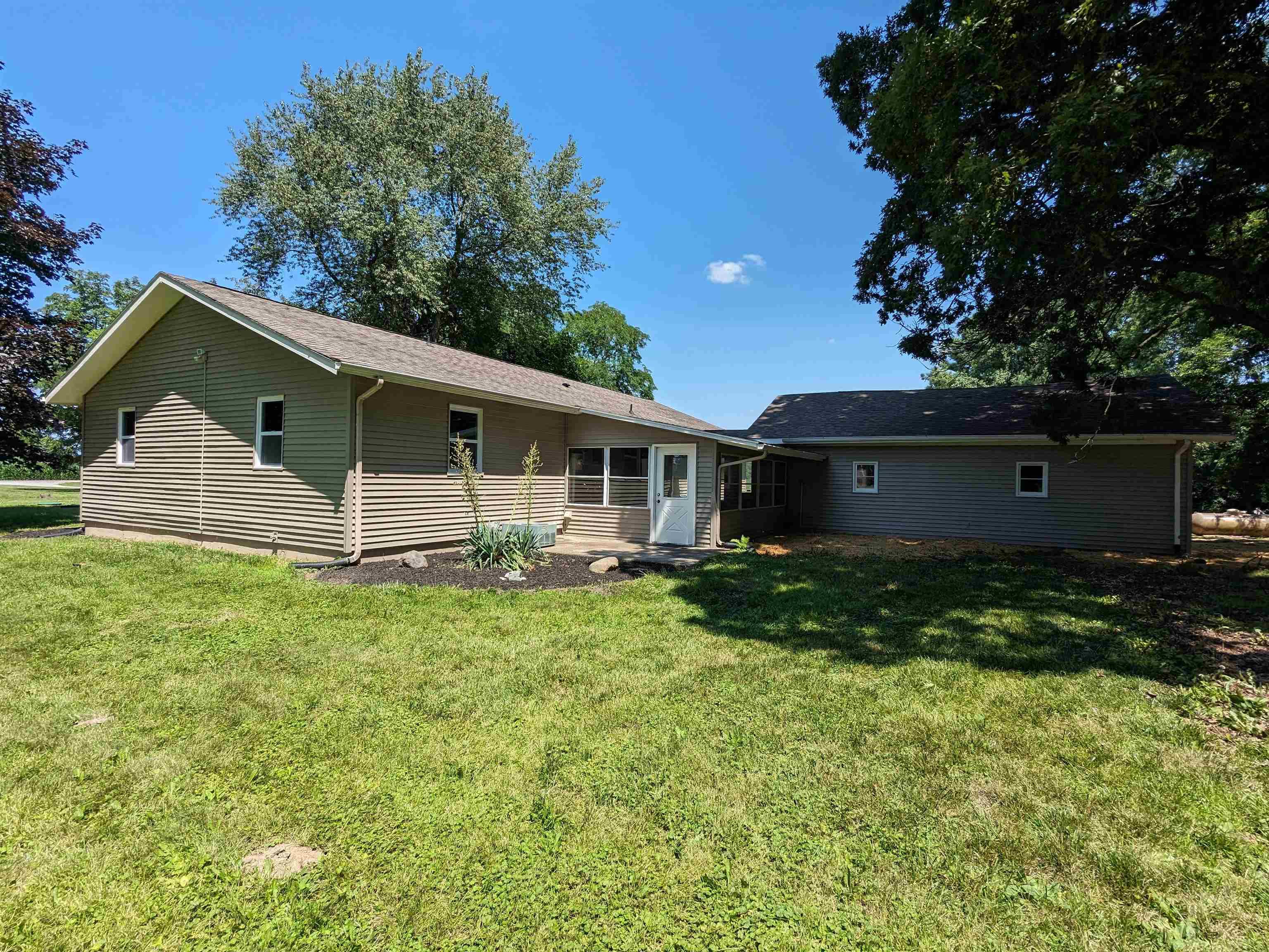 11802 Ray Road Churubusco, IN 46723 - Photo 4 of 27