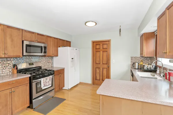 $530,000 | 2013 Briar Hill Drive, Schaumburg, IL 60169