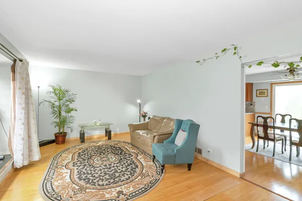 $530,000 | 2013 Briar Hill Drive, Schaumburg, IL 60169