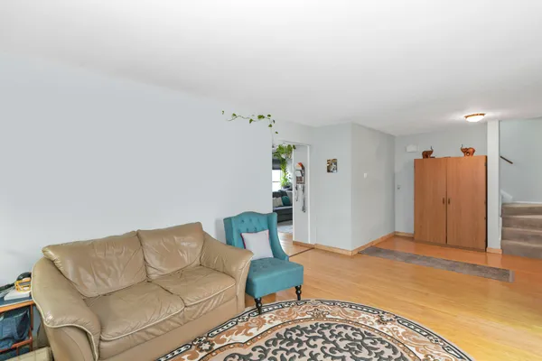 $530,000 | 2013 Briar Hill Drive, Schaumburg, IL 60169