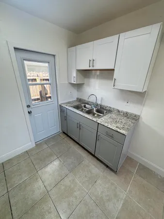 $1,300 | 1113 19th Avenue North, Unit 4, Lake Worth Beach, FL 33460