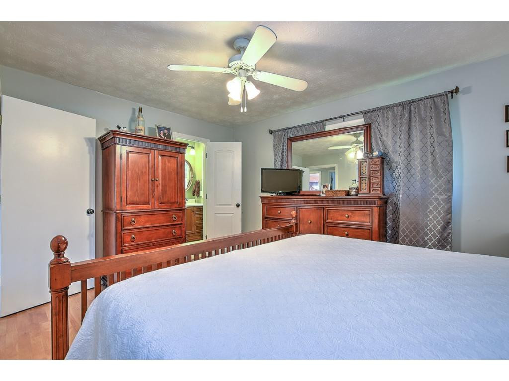 3036 Ridgemont Circle Kingsport, TN 37663 - Photo 13 of 27 Photo 13