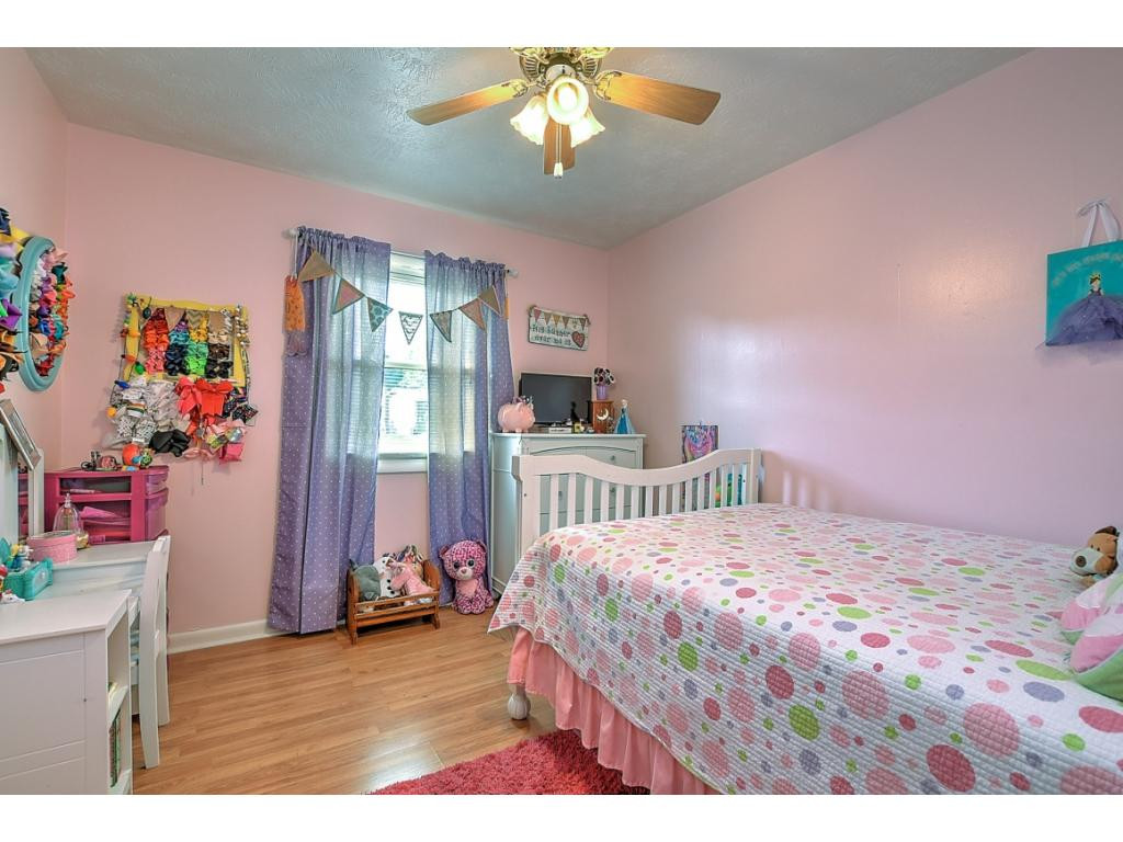 3036 Ridgemont Circle Kingsport, TN 37663 - Photo 8 of 27 Photo 8