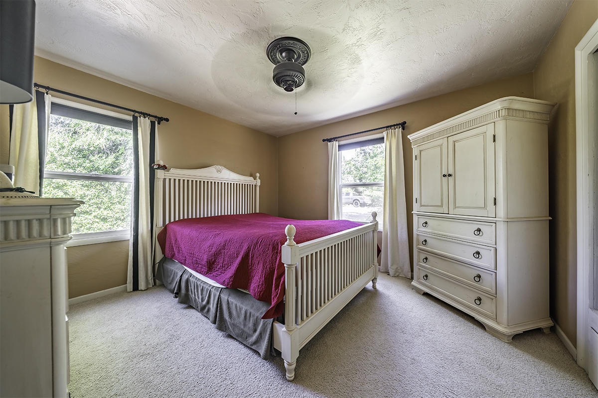 1406 Ridge Way Medford, OR 97504 - Photo 15 of 34 DSC09532