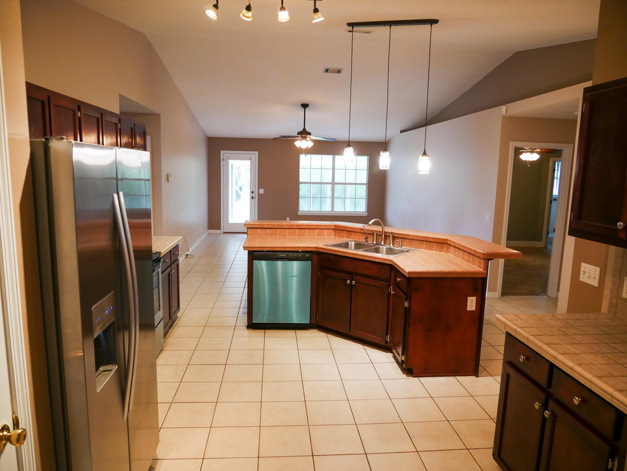 521 Risen Star Drive Crestview, FL 32539 - Photo 4 of 23 Kitchen