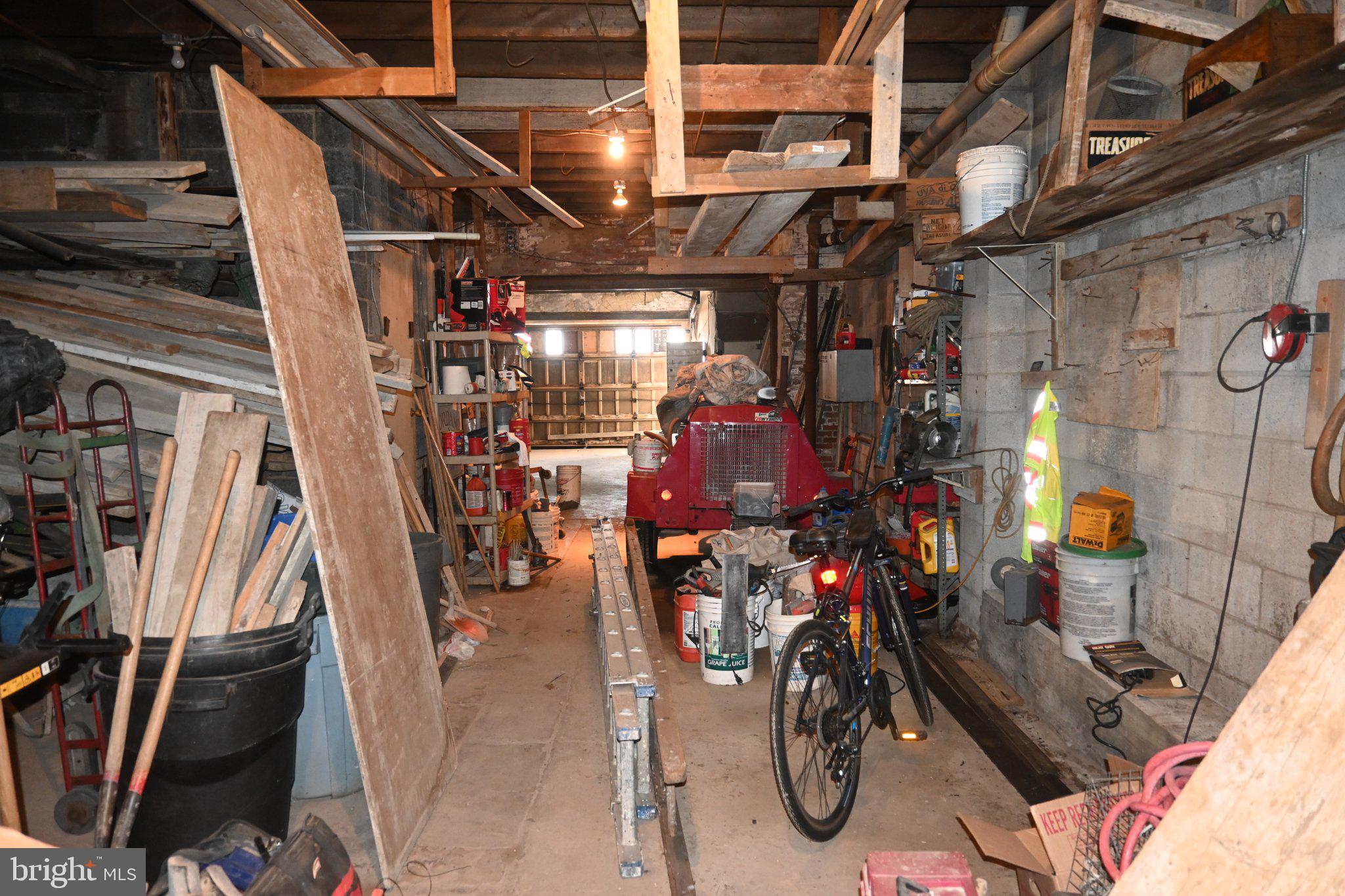 433 North Gross Street Philadelphia, PA 19151 - Photo 5 of 30 Great for a business.