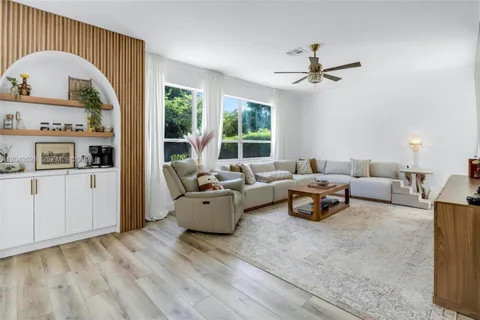 $1,100,000 | 10777 Charleston Place, Cooper City, FL 33026