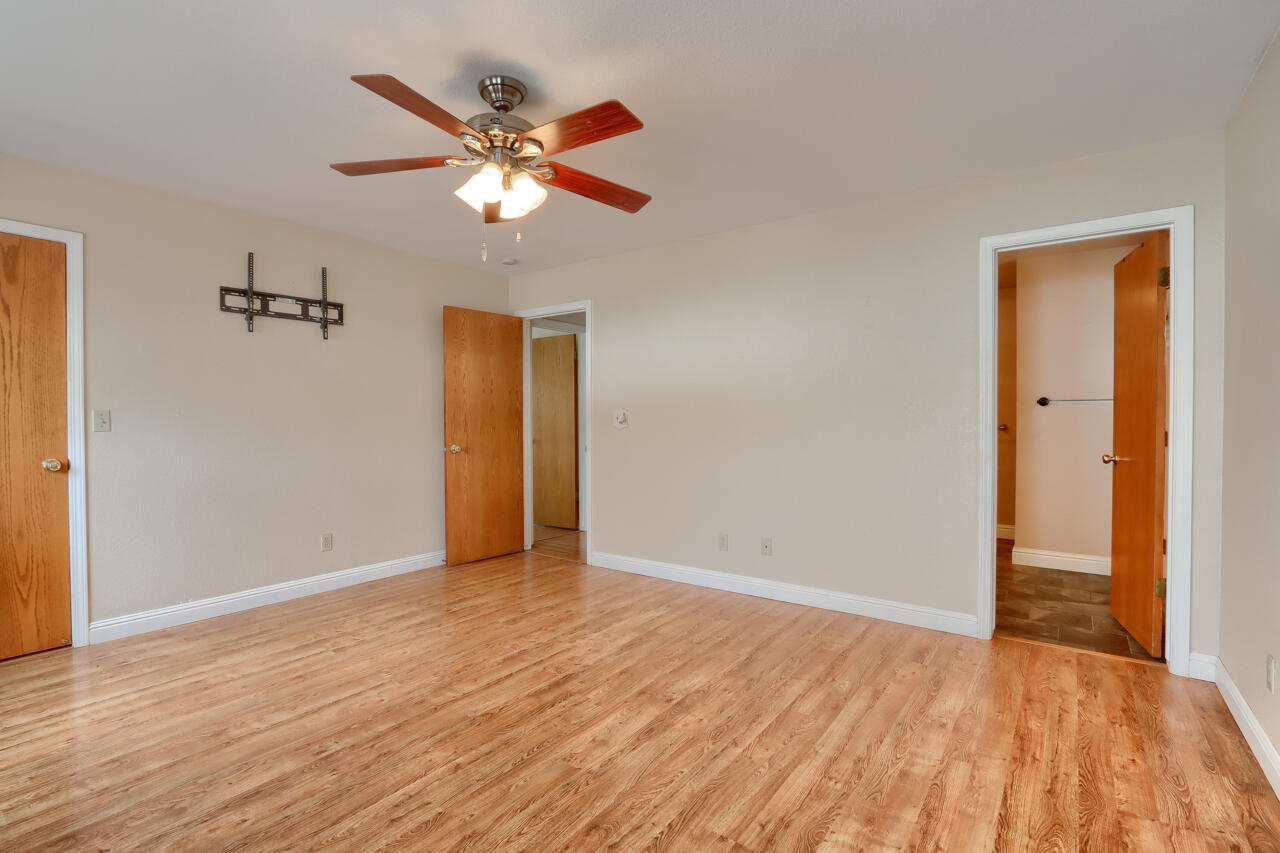 44755 Savage Road Coarsegold, CA 93614 - Photo 26 of 68 22-master-bedroom