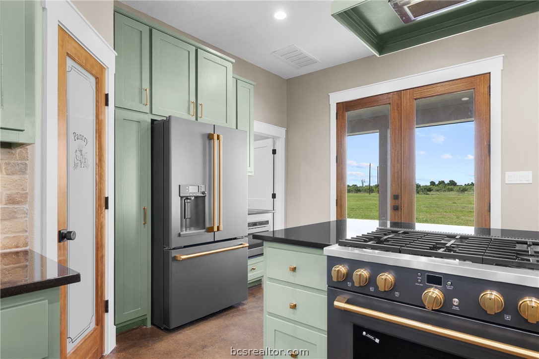 6951 Watermelon Road Somerville, TX 77879 - Photo 14 of 48 Cafe appliances - Gas 6-bunner