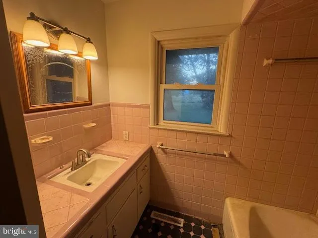 $140,000 | 5668 Rhodesdale Vienna Road, Rhodesdale, MD 21659