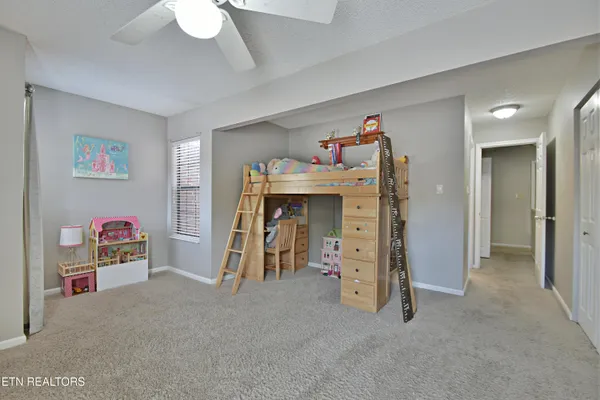 $380,000 | 803 Farragut Commons Drive, Knoxville, TN 37934
